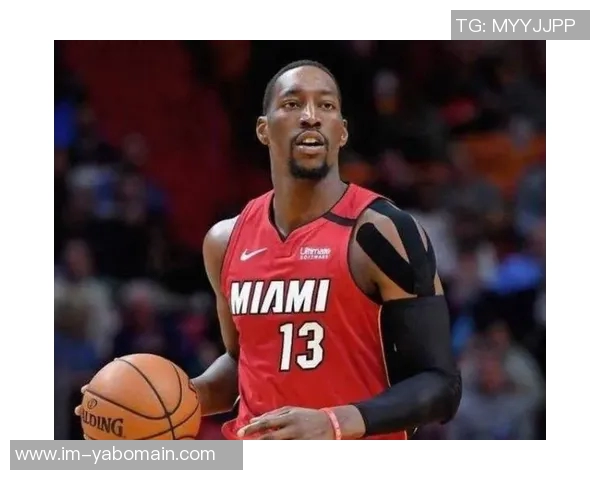 阿德巴约称小米切尔为进攻搅拌机施压持球人提升球队表现 阿德巴约称小米切尔为进攻搅拌机施压持球人提升球队表现